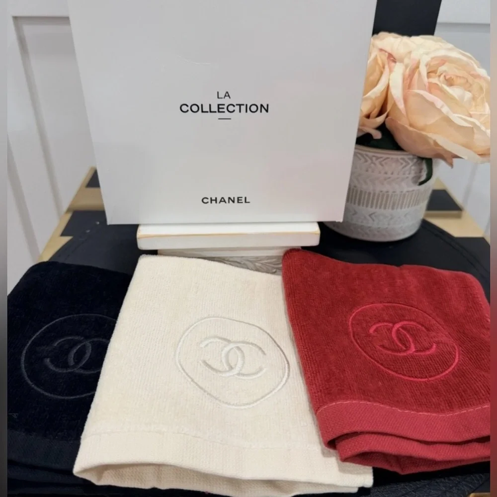 Chanel La Collection 3 Set Washcloth Towels GWP NWB